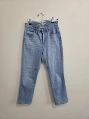 Levi's High-Rise Straight Leg Crop Light Wash Jeans